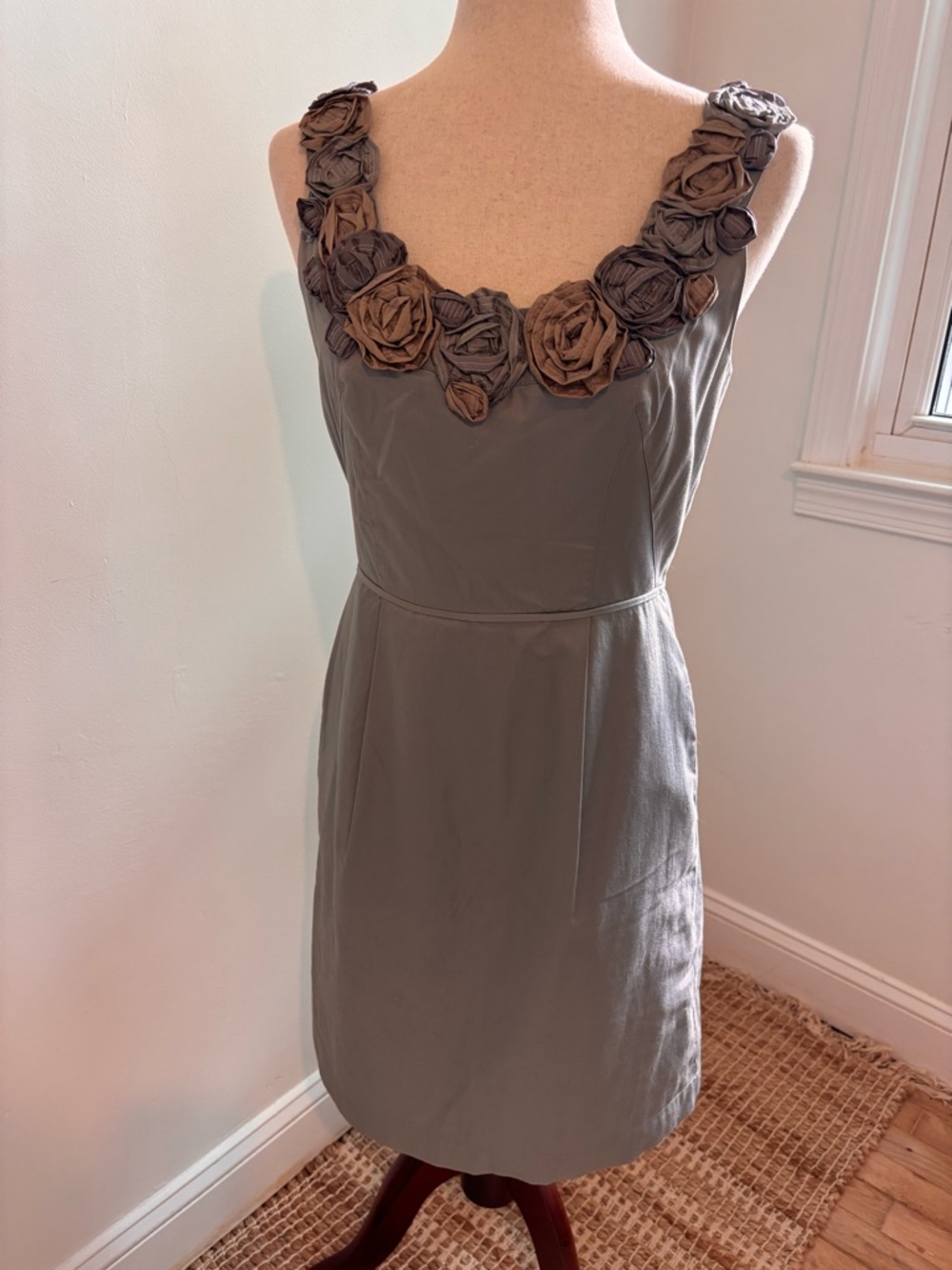 Baraschi Vintage Floral Appliqué Cocktail Dress Size 6 Metallic Silver Sheath - Picture 6 of 8